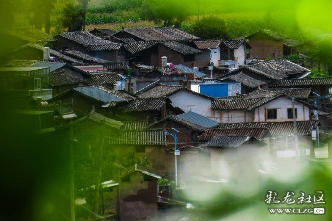 保洁员占母婴室吃饭遭投诉，机场物业立马辞退，开除了事是否过分